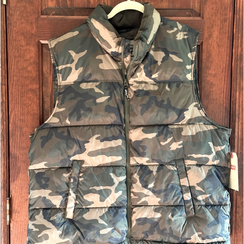 Levi Strauss & Co Camouflage Vest. Size XXL